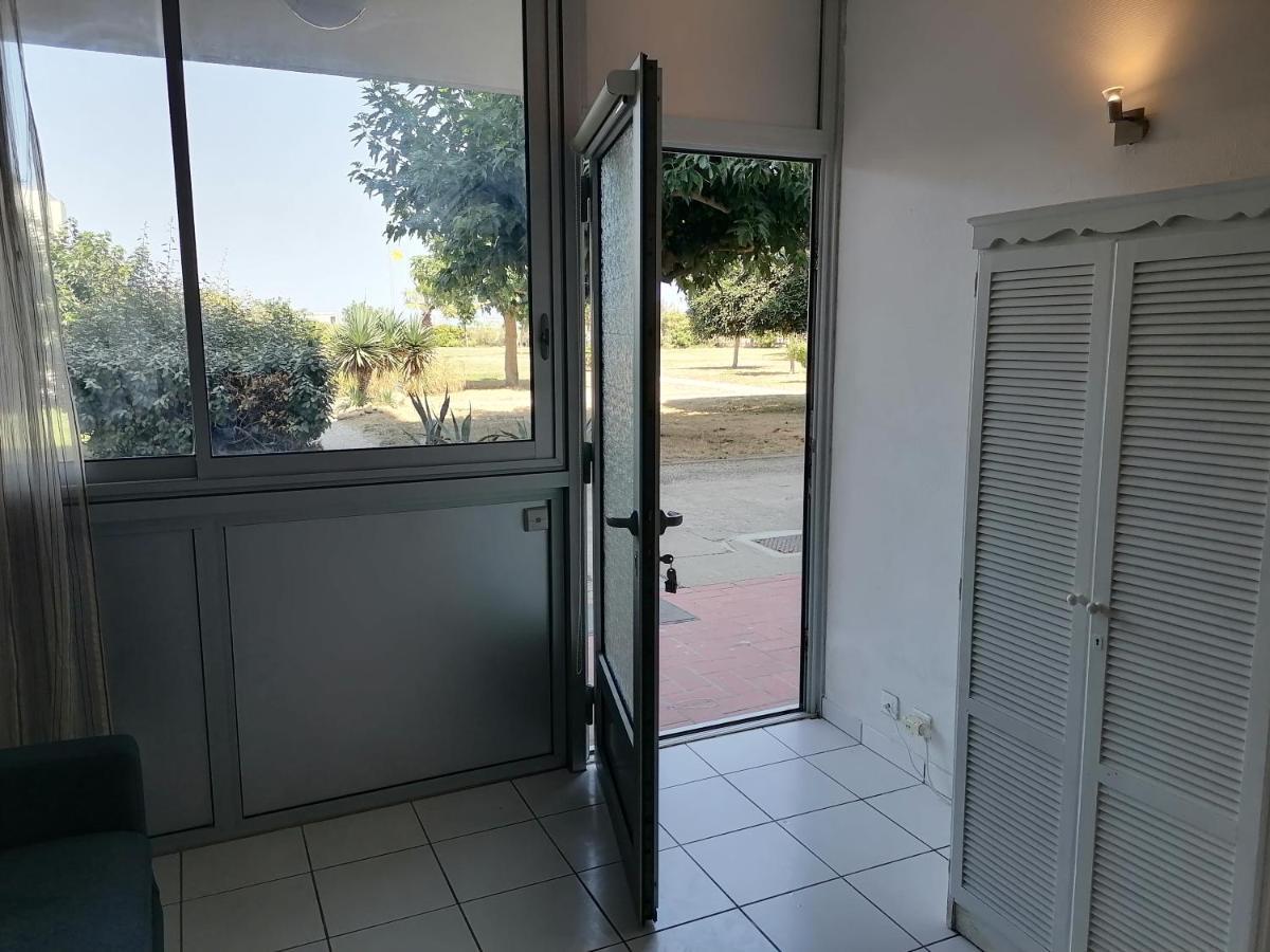 Ground Floor Studio With Access To Beach And Pool Ле Баркарес Экстерьер фото